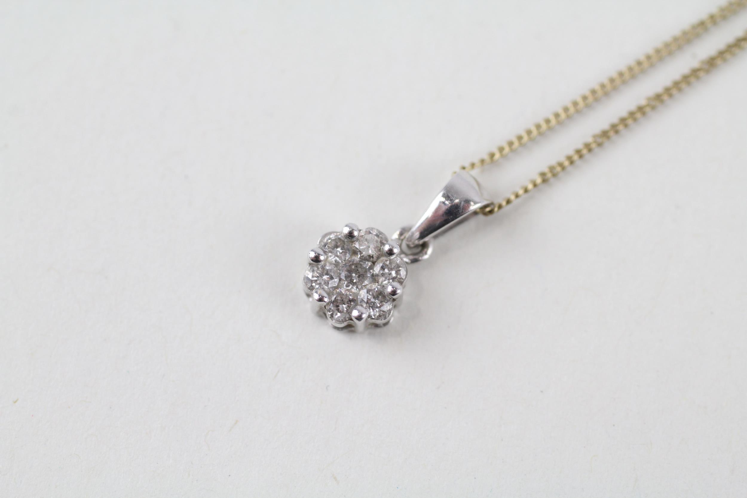 9ct gold diamond cluster pendant & chain (1.5g) - Image 2 of 4