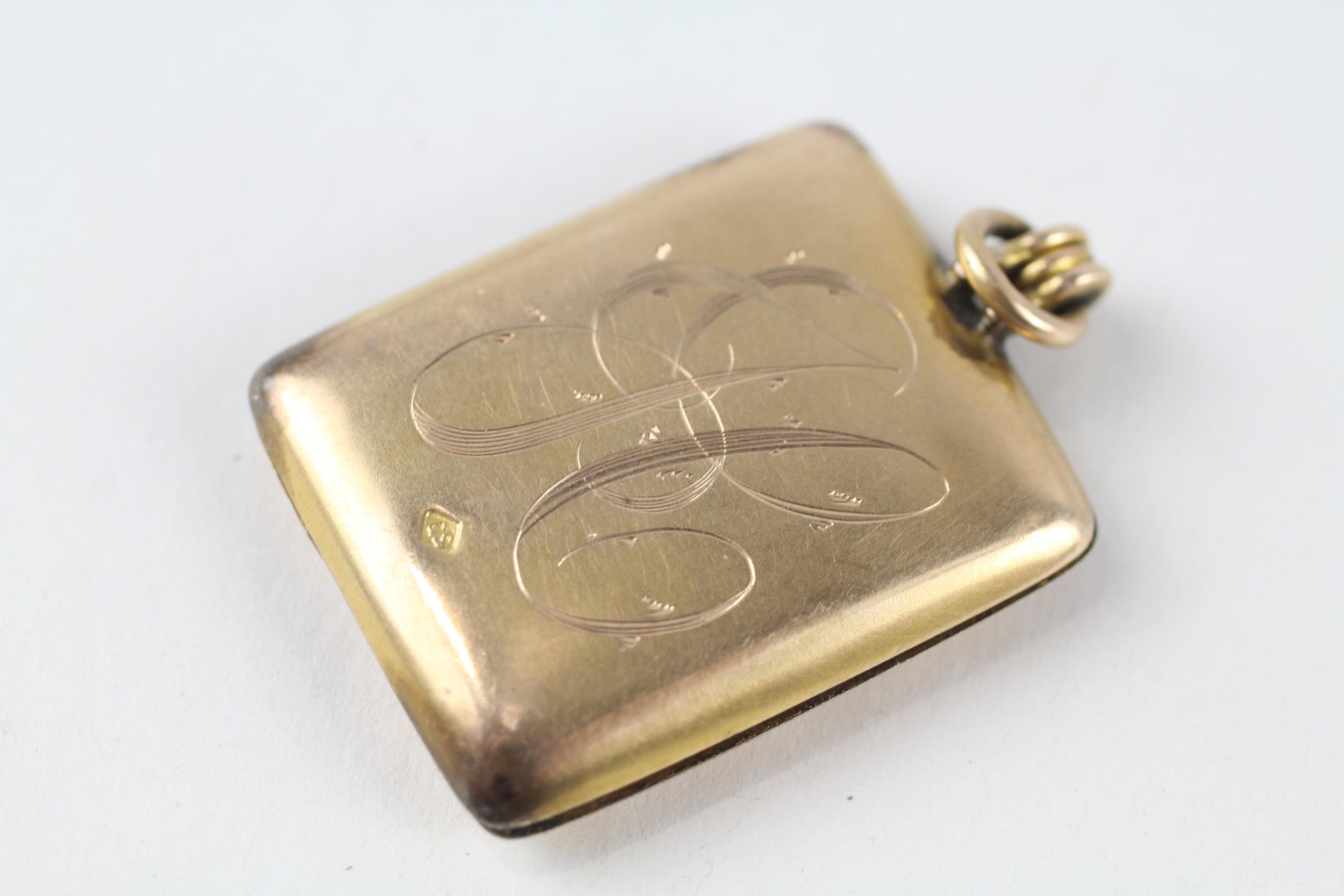 9ct gold back & front antique engraved locket (7.6g)