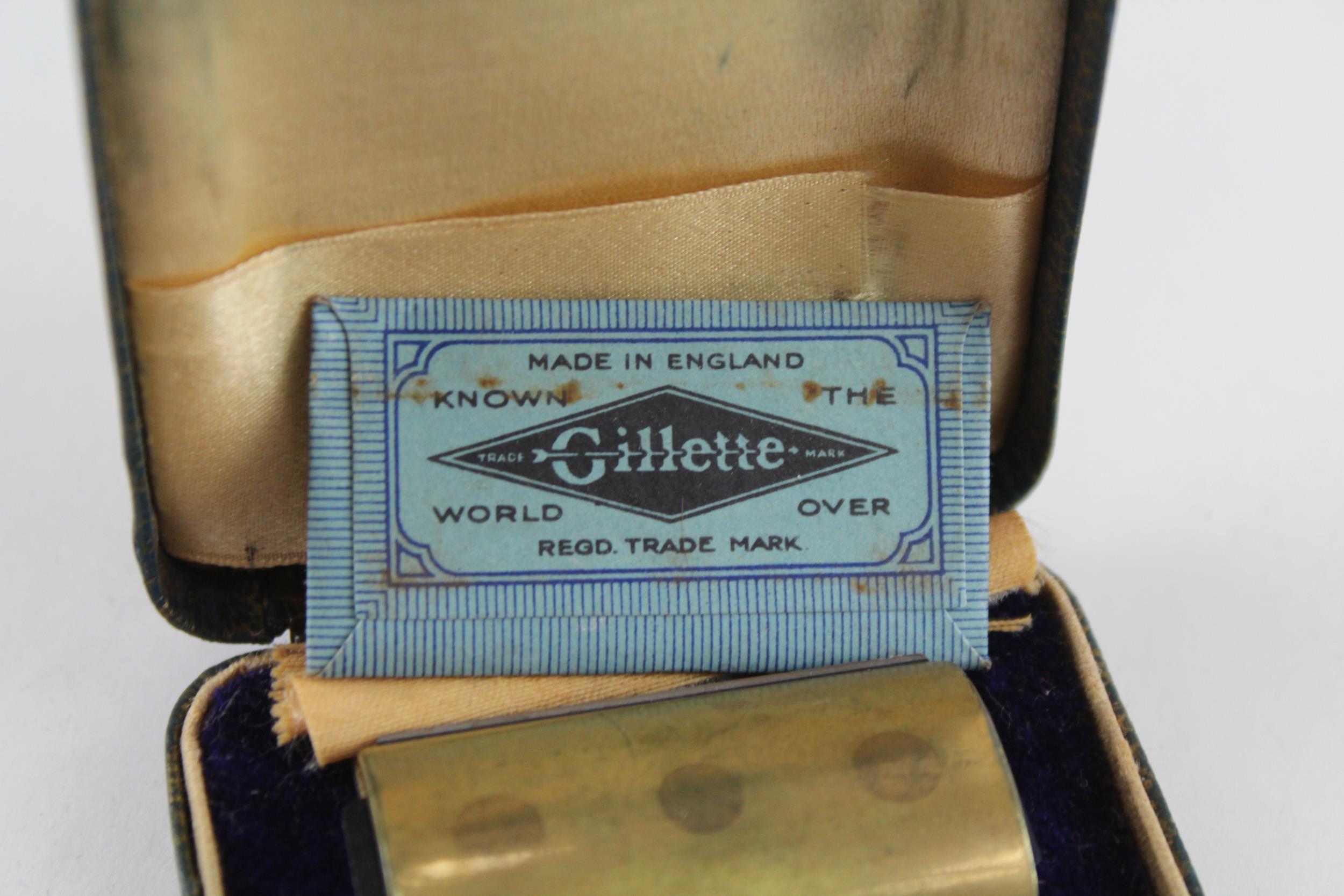 Gillette Vintage Travel Safety Razor Gold Tone in Original Case // Items in vintage condition - Image 5 of 5