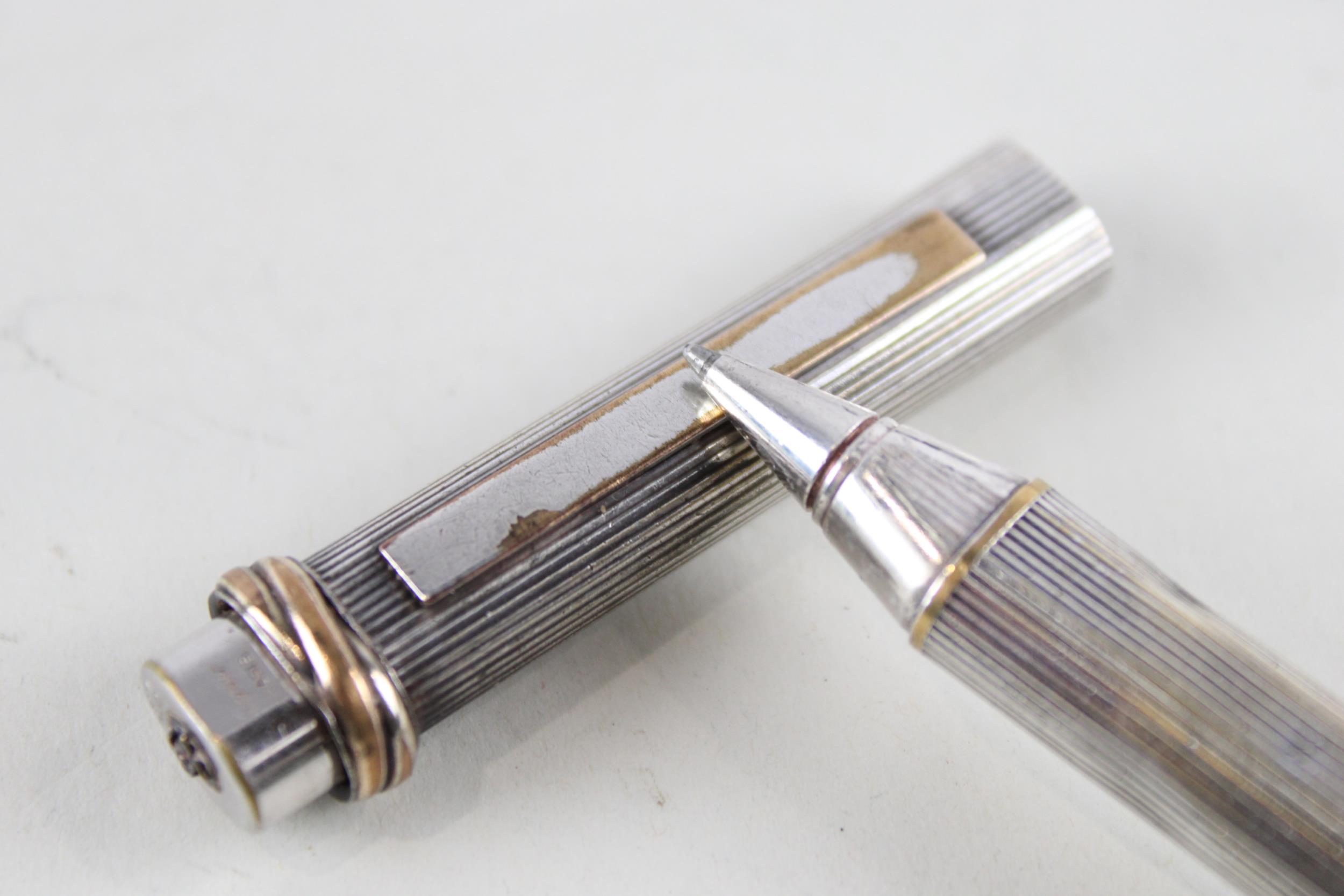 Must De CARTIER Silver Plated Rollerball Pen - 289137 (23g) // UNTESTED In previously owned - Image 2 of 5