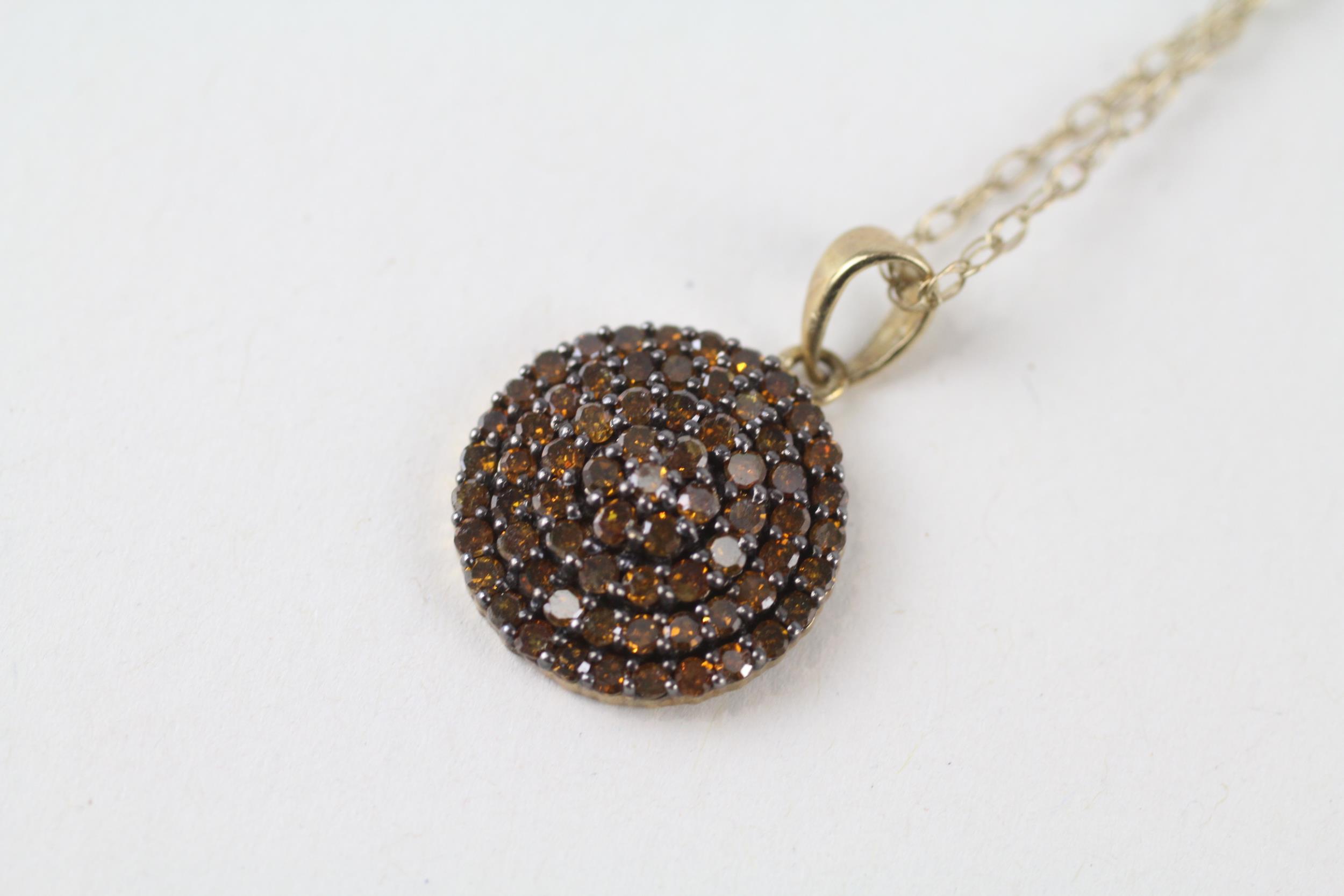 9ct gold enhanced brown diamond cluster pendant & chain (2.4g) - Image 2 of 4