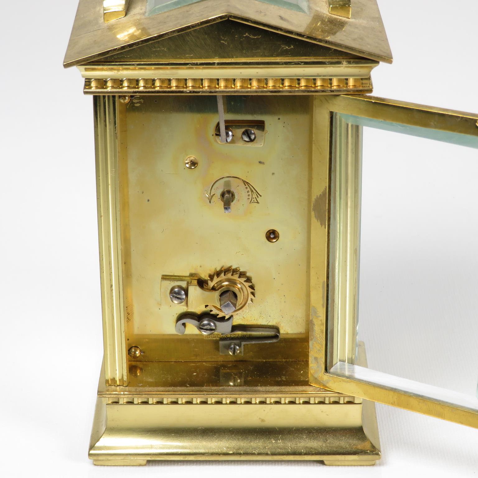 A midsize carriage clock 130mm x 70mm. Fully running // - Image 4 of 6