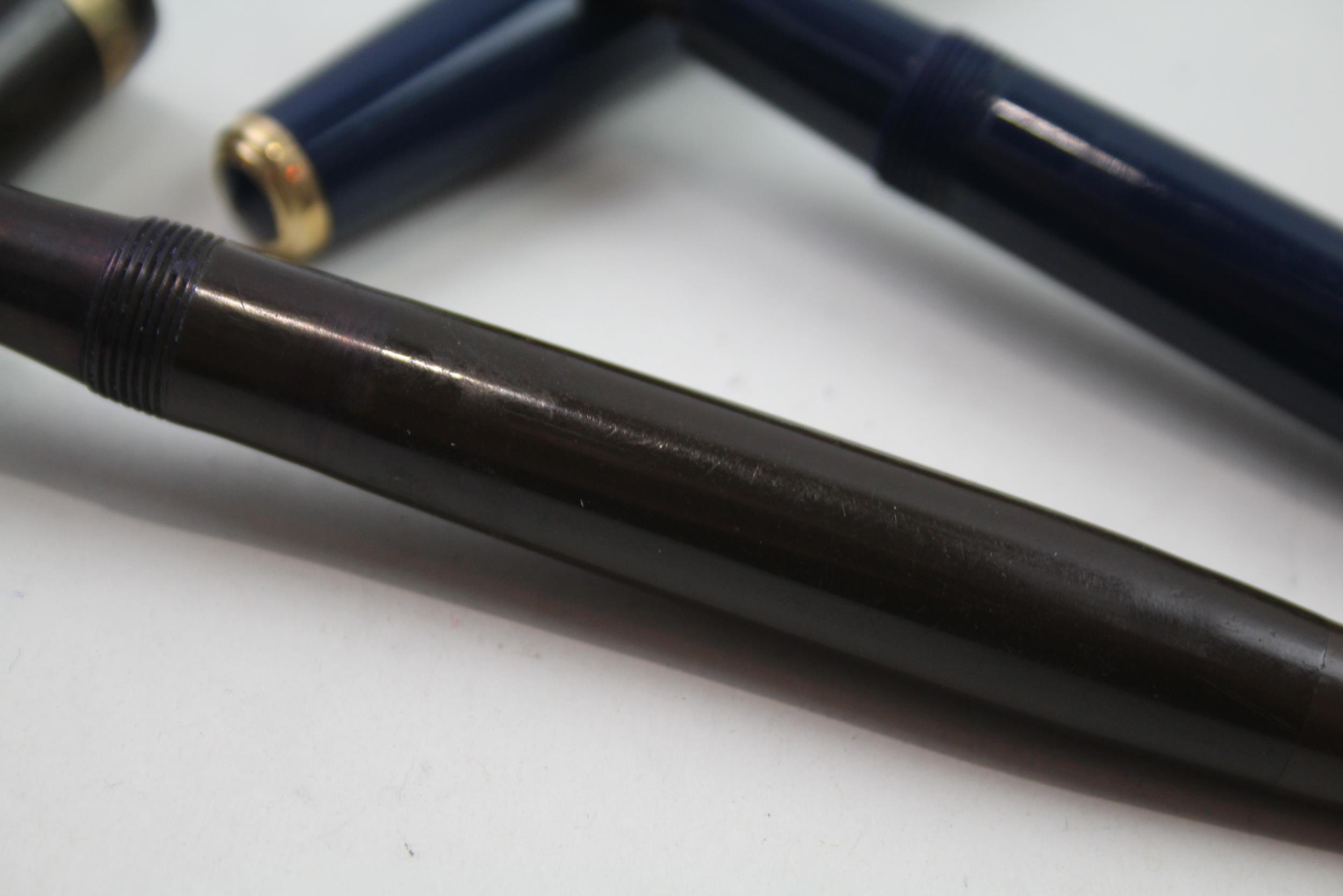 2 x Vintage PARKER Duofold Fountain Pens w/ 14ct Gold Nibs WRITING Inc Brown // Inc Brown & Navy - Image 4 of 10