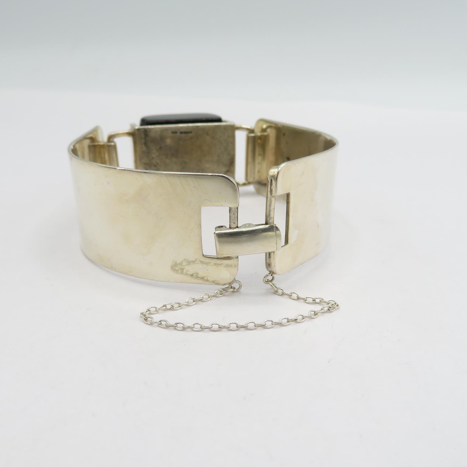 A hallmarked silver brutalist bracelist 51g - Image 5 of 5