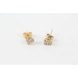 18ct gold diamond stud earrings (1.2g)