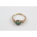 9ct gold diamond & emerald dress ring (2.2g) Size P