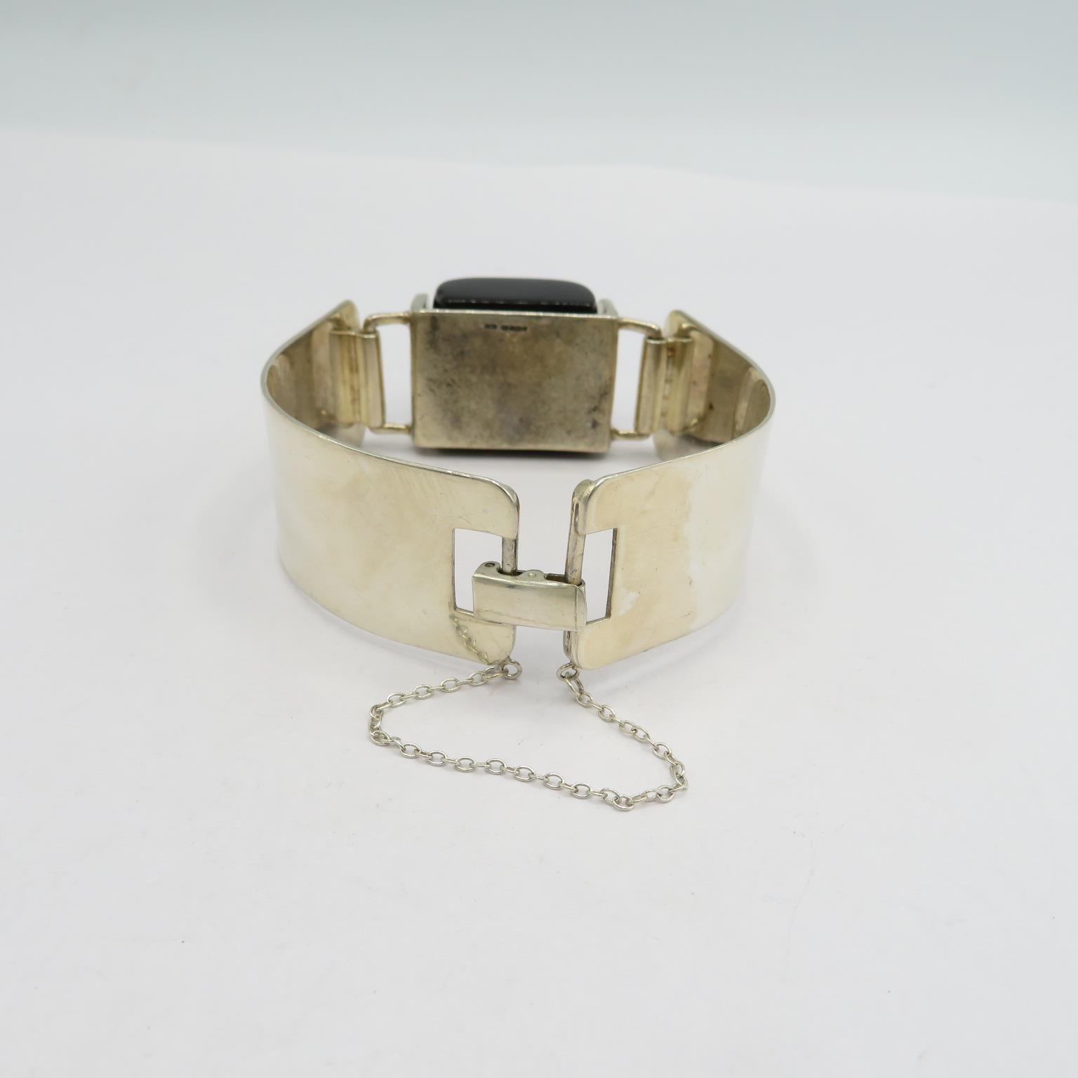 A hallmarked silver brutalist bracelist 51g - Image 3 of 5