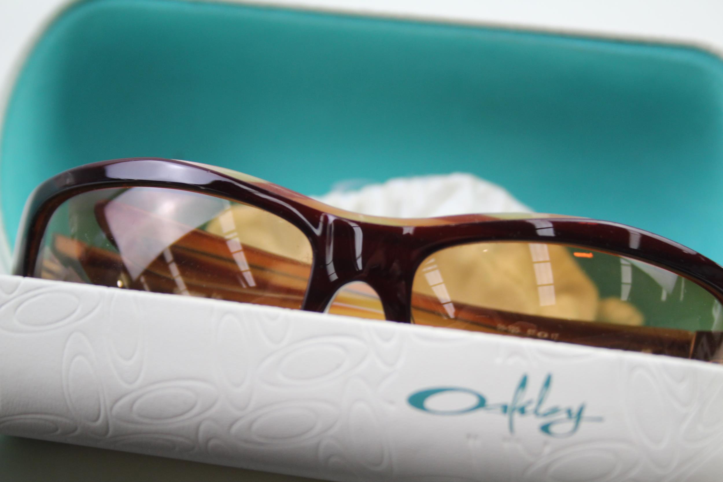 3 x Designer Sunglasses & Prescription Glasses Inc Tiffany & Co, Oakley, Case // Items are in - Image 4 of 14