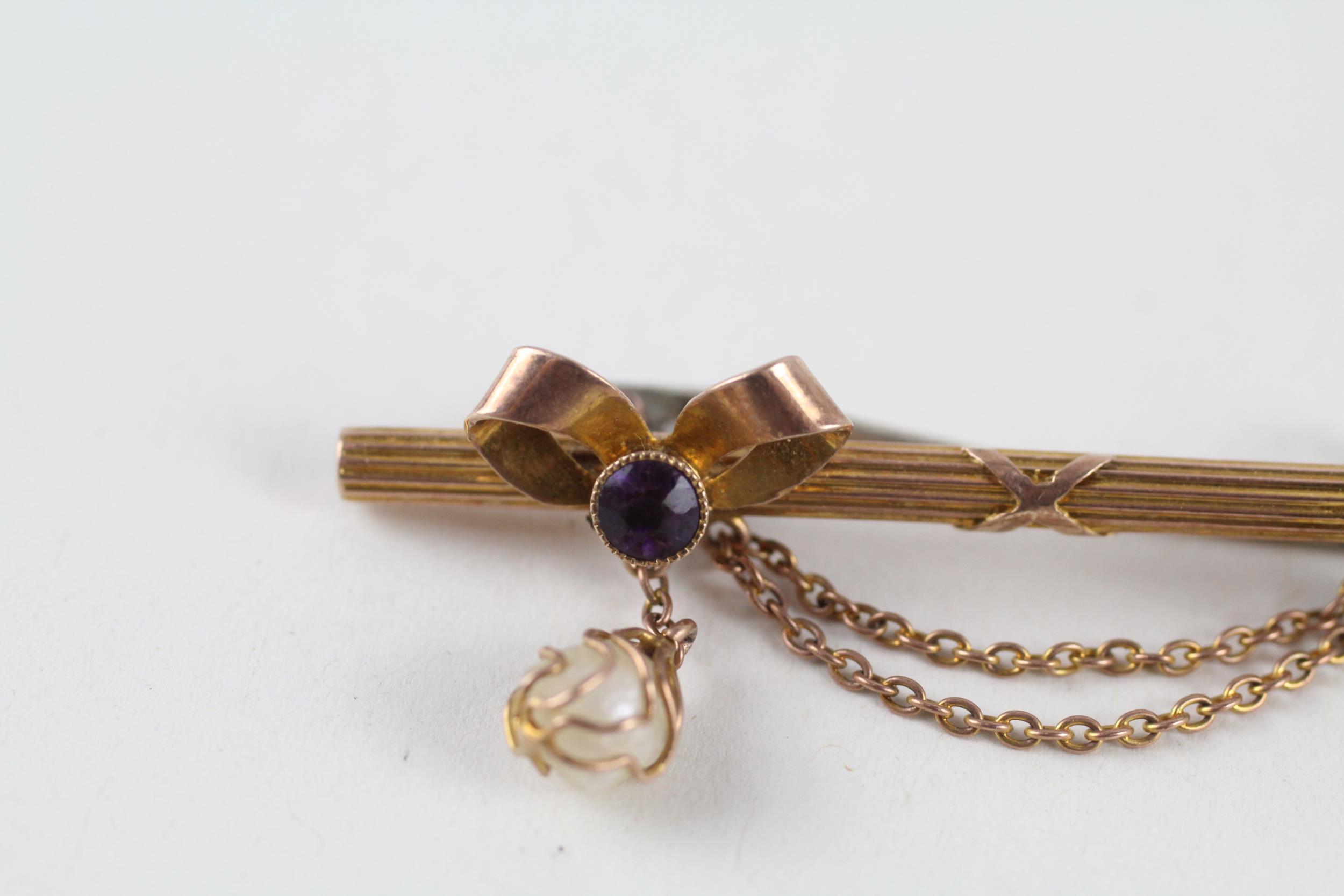 9ct gold antique amethyst & pearl bow brooch with base metal pin (2.1g) - Image 3 of 4