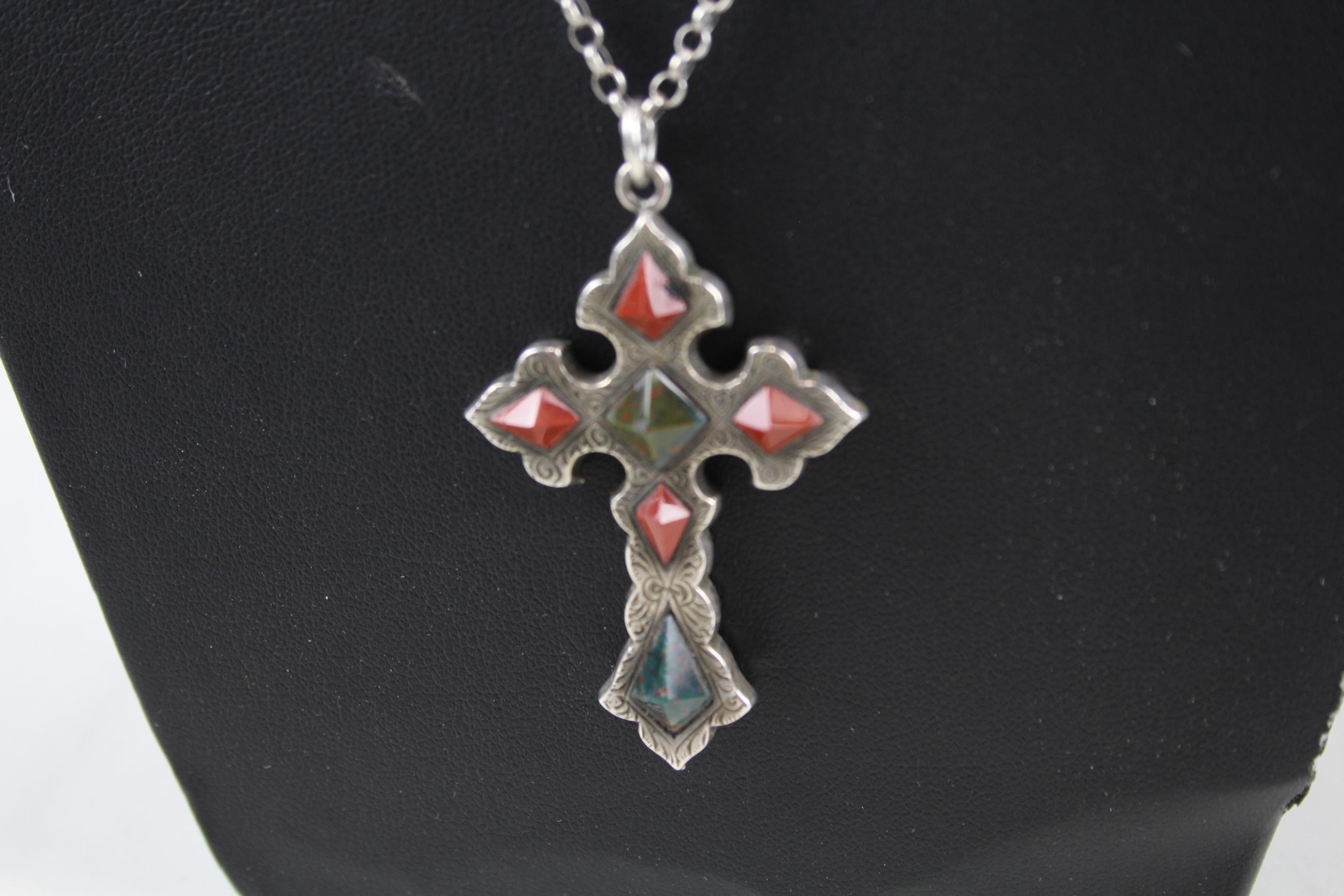 Silver antique cross pendant necklace (9g) - Image 2 of 7