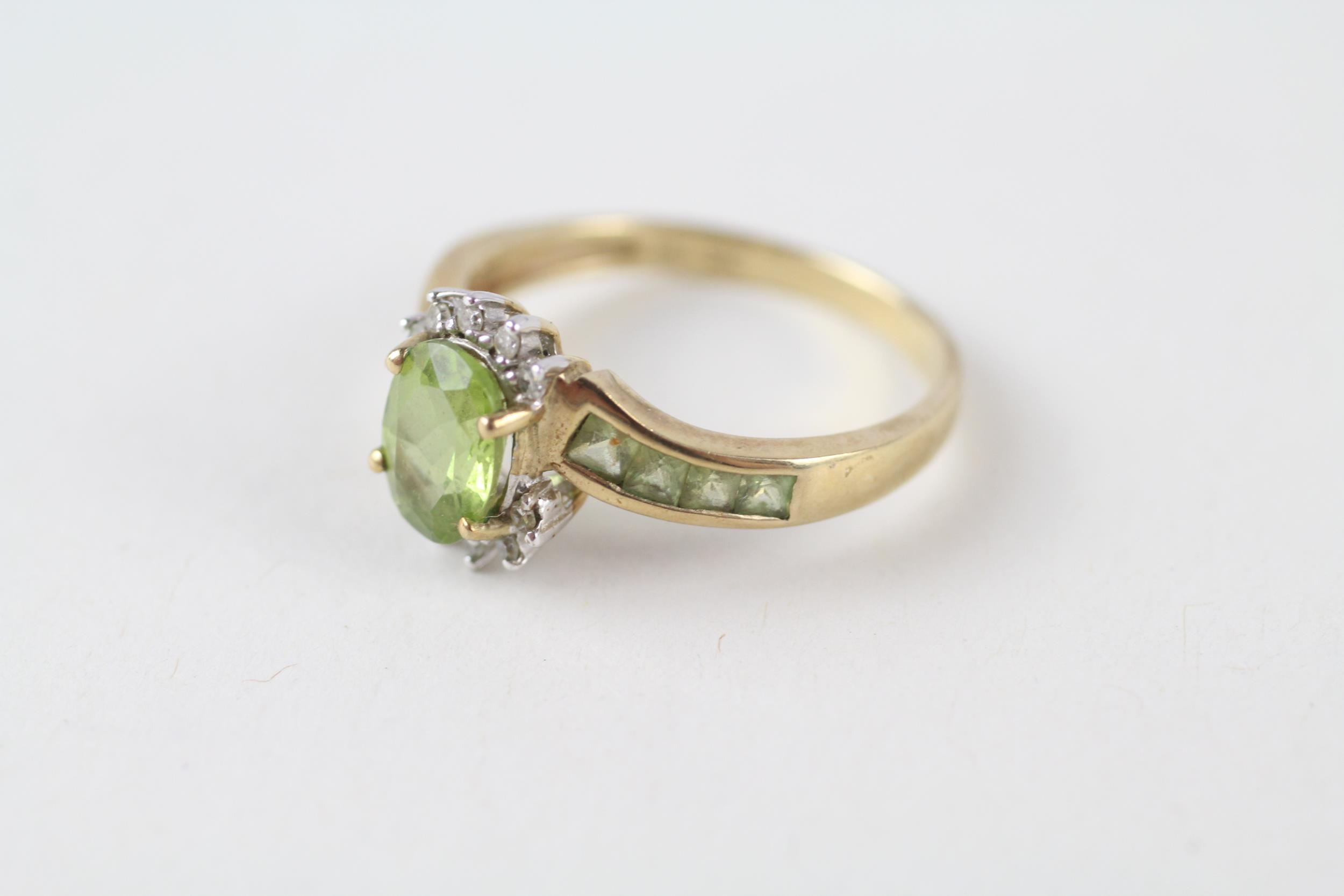 9ct gold peridot & diamond cluster ring (2.8g) Size Q - Image 3 of 4