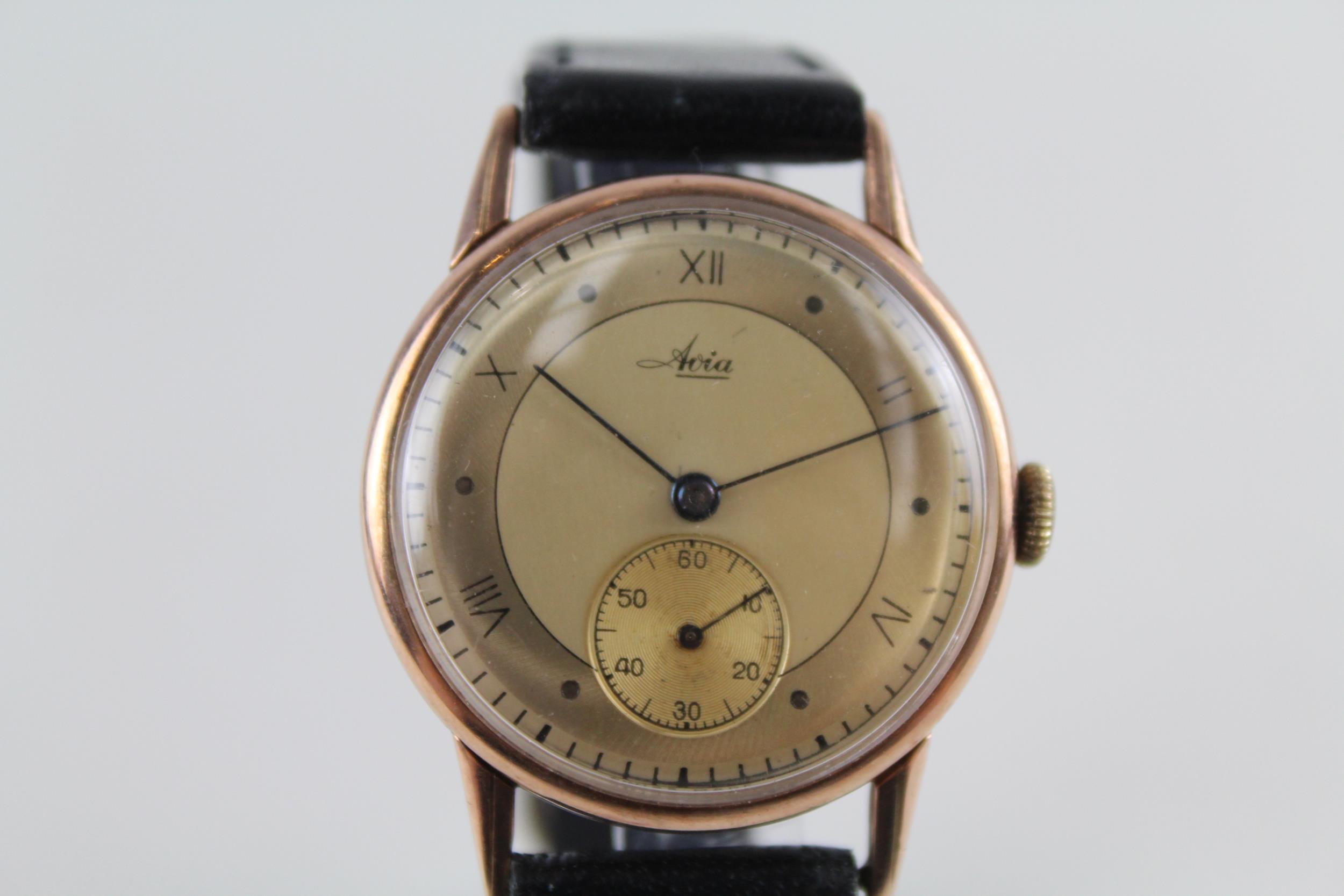 AVIA 9ct Gold Cased Gents Vintage C.1940's WRISTWATCH Hand-wind WORKING // AVIA 9ct Gold Cased Gents - Image 2 of 6