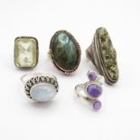 A collection of silver gemstone rings including Labradorite (63g)