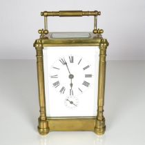 Mid sized carriage clock with bell to base of clock - requires service - 135mm x 95mm //