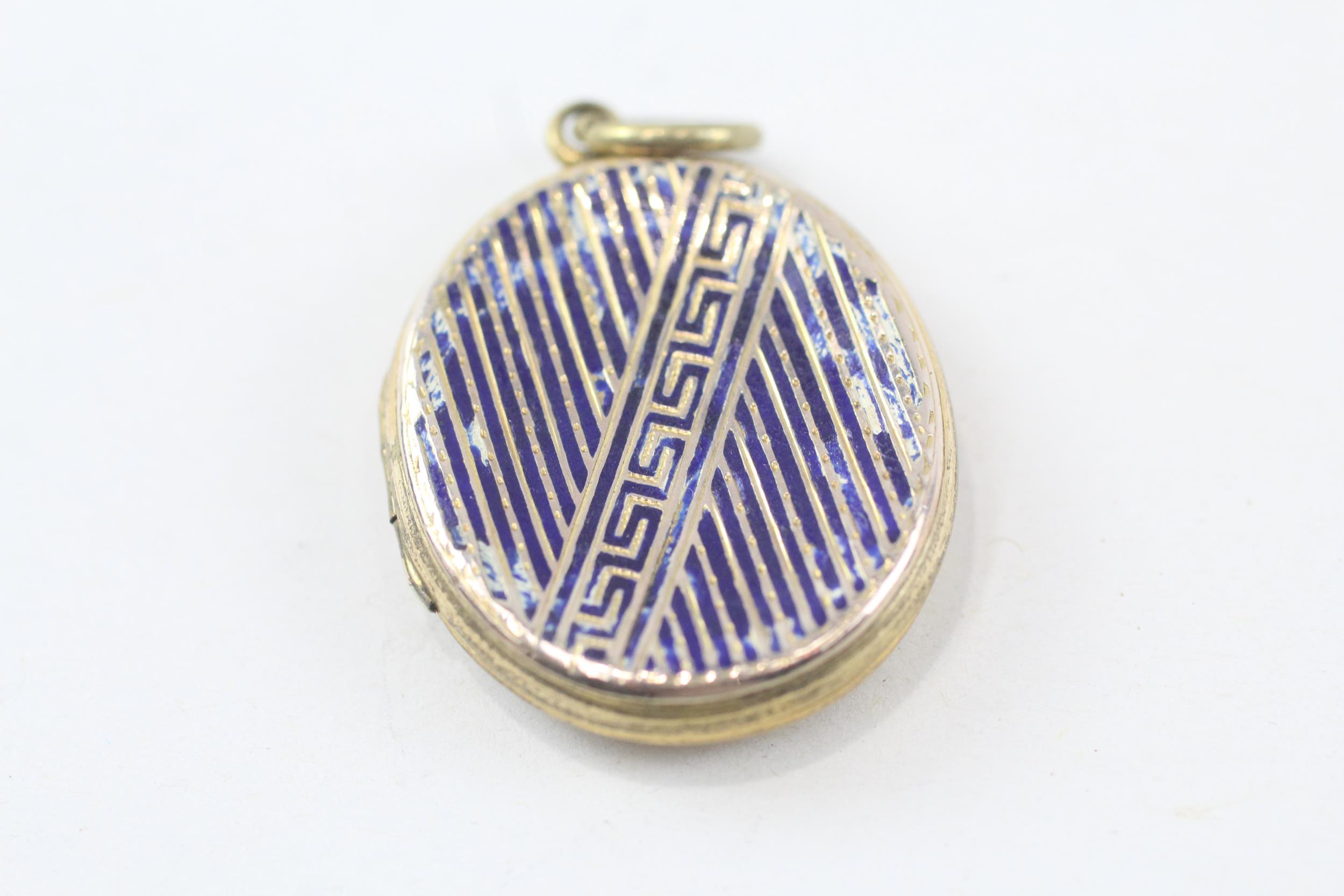 2x 9ct gold back & front locket pendants with buckle & enamel detail (15.9g) - Image 3 of 5