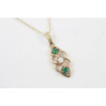 9ct gold emerald & opal three stone openwork pendant necklace (1.8g)