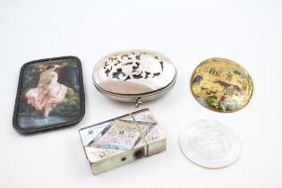5 x Antique Ladies Collectables Inc Mother of Pearl, Token, Portrait, Purse Etc // In antique
