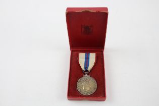 Boxed ER.II 1977 Silver Jubilee Medal // Boxed ER.II 1977 Silver Jubilee Medal In antique/vintage