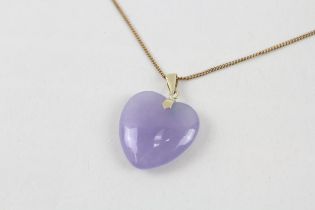 9ct gold polished enhanced lavender jade heart shaped pendant necklace (5.8g)
