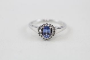 9ct white gold oval cut sapphire & mix cut diamond cluster ring (2.1g) Size Size Q