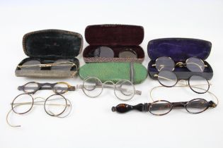 Spectacles Antique Glasses Eyewear Assorted Inc Tortoise Shell, Plated, Cases // In antique /