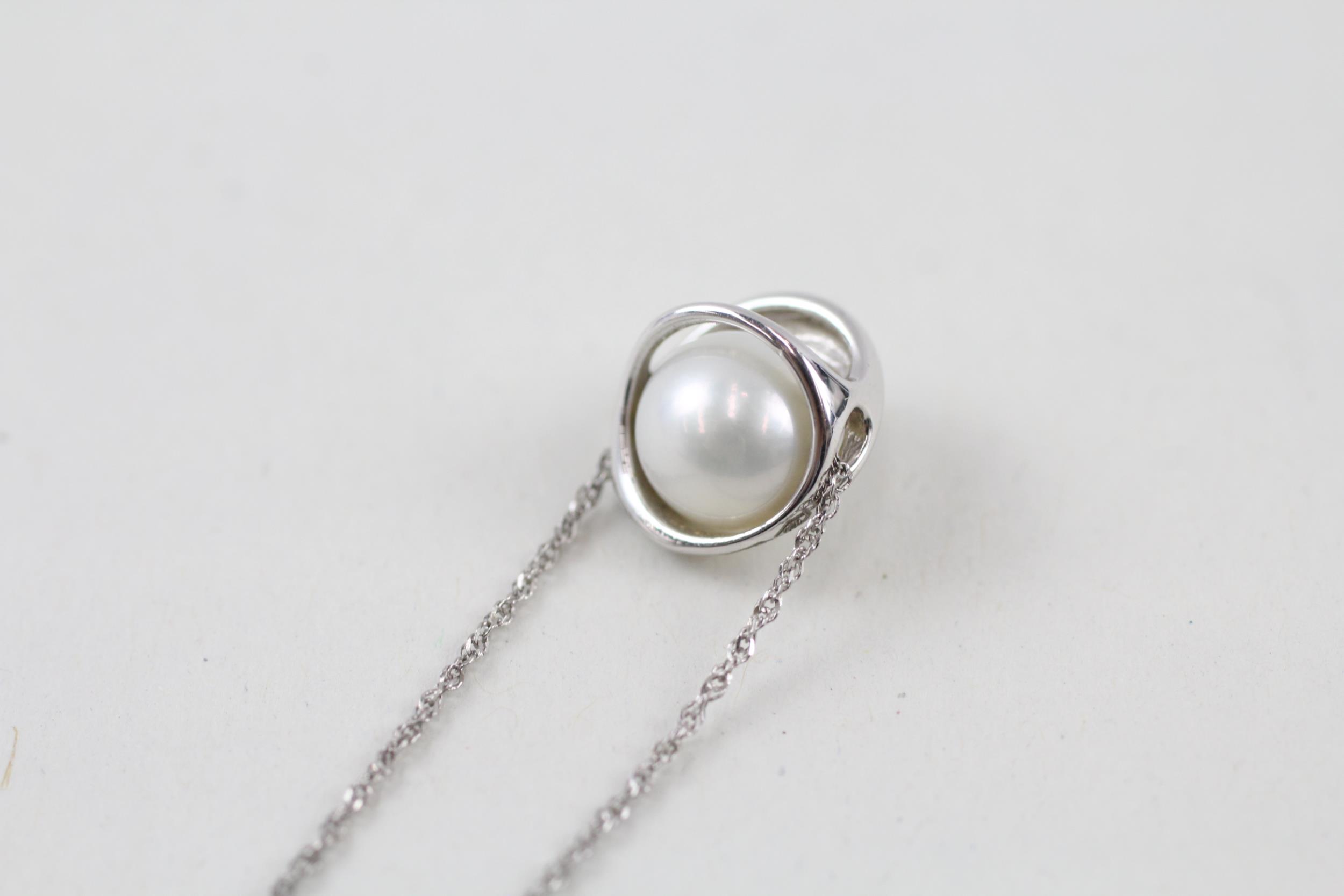 9ct white gold cultured pearl & diamond pendant necklace (2.4g) - Image 6 of 6