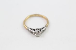 18ct gold & platinum circular cut diamond single stone ring with diamond set shank (2.4g) Size