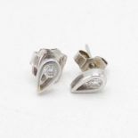 9ct white gold diamond single stone stud earrings (1.1g)