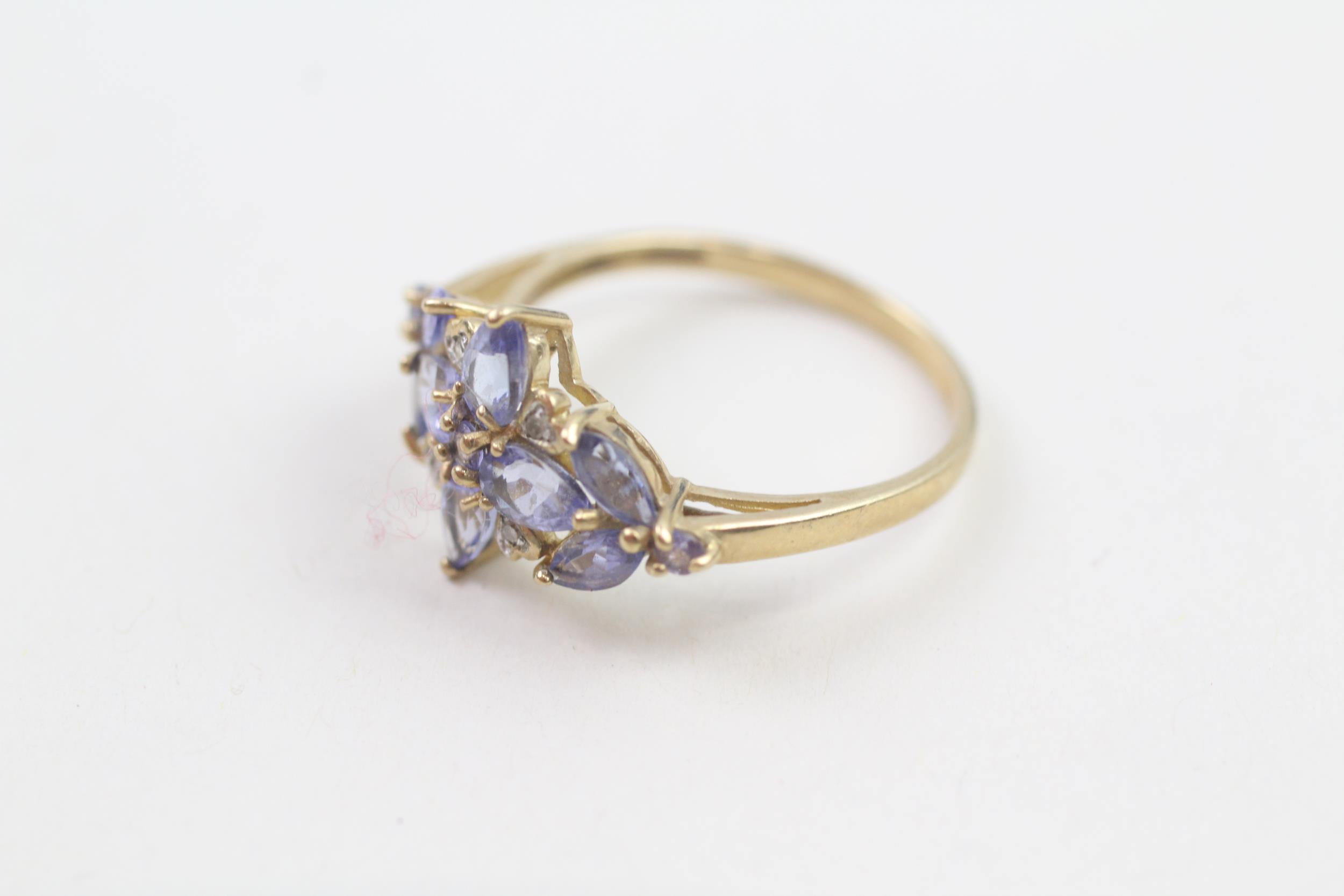 9ct gold diamond & tanzanite floral cluster ring (2.1g) Size P - Image 2 of 4