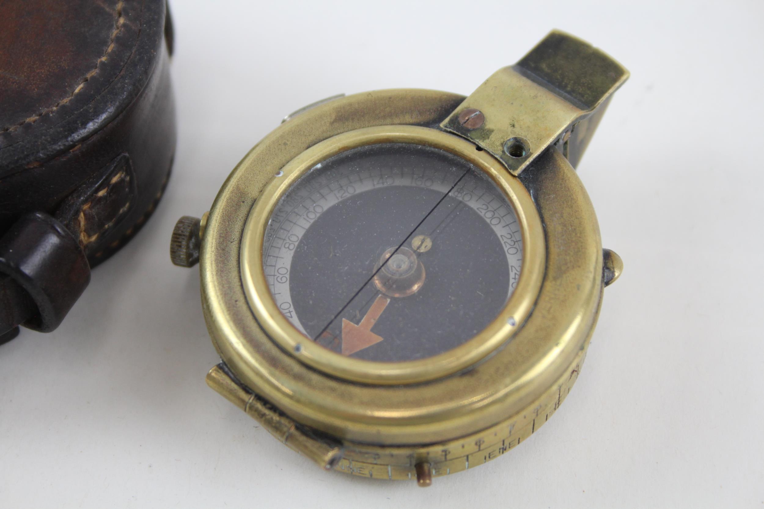 WW1 1918 Dated British Officers Military Verners Pattern Compass & Case // WW1 1918 Dated British - Image 2 of 6