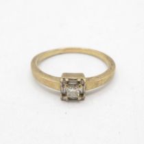 9ct gold vari-cut diamond cluster ring (2.3g) Size O