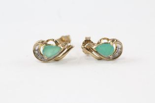 10ct gold diamond & emerald stud earrings (1.5g)