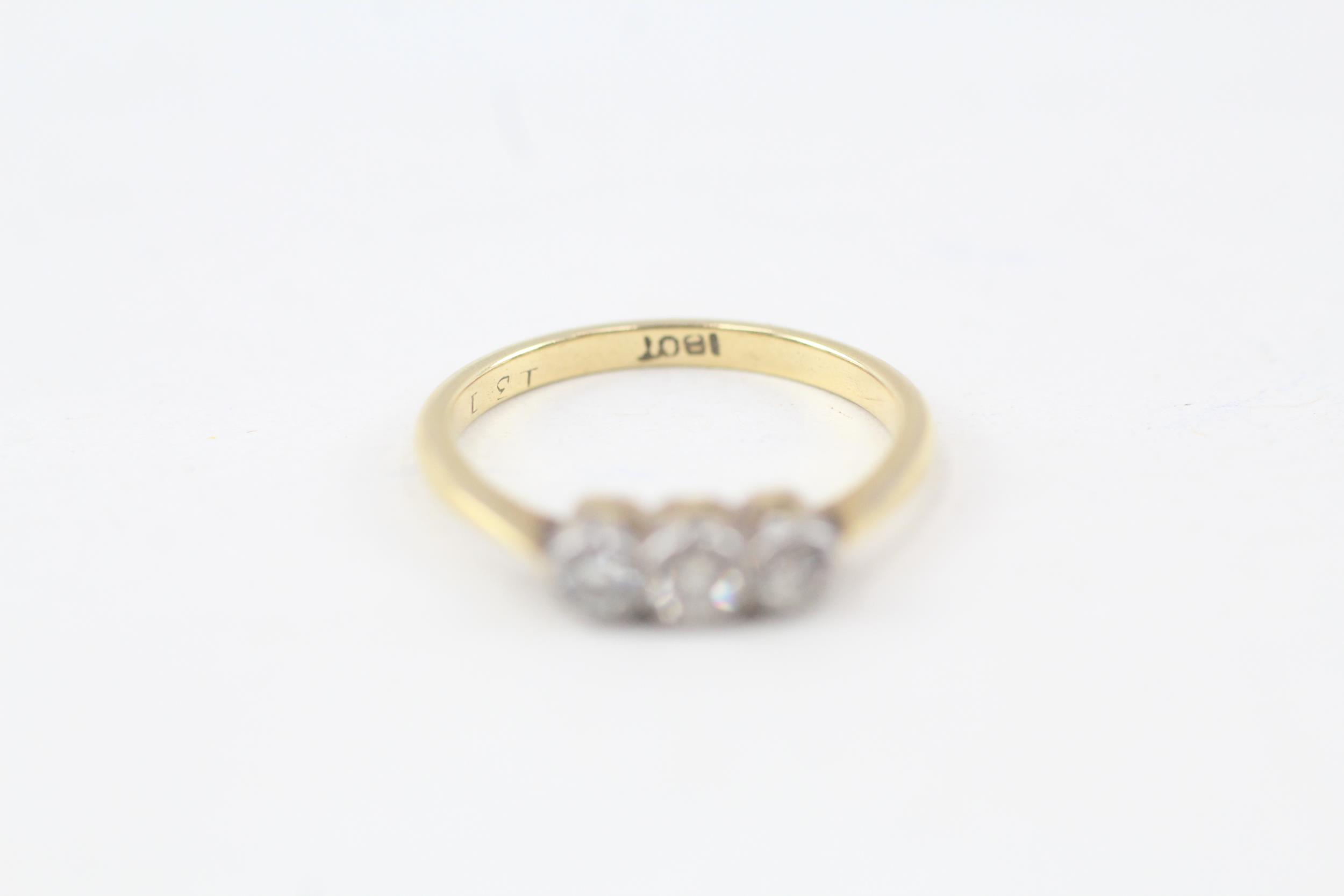 18ct gold old cut diamond three stone ring (1.9g) Size K - Image 2 of 4