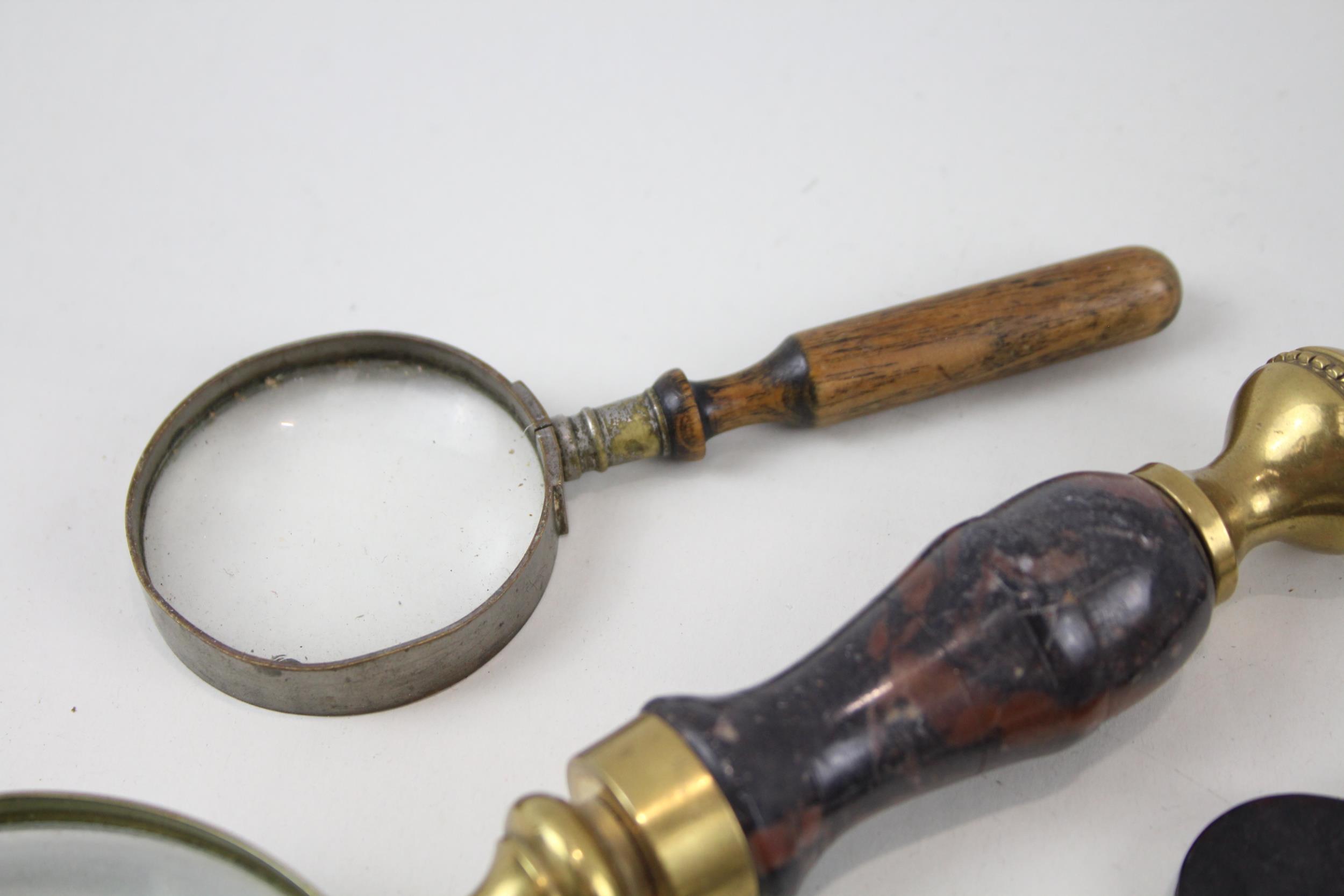 Antique Vintage Magnifying Glasses Tortoise Shell, Horn, Early Plastic Etc x 8 // Items are in - Image 2 of 6