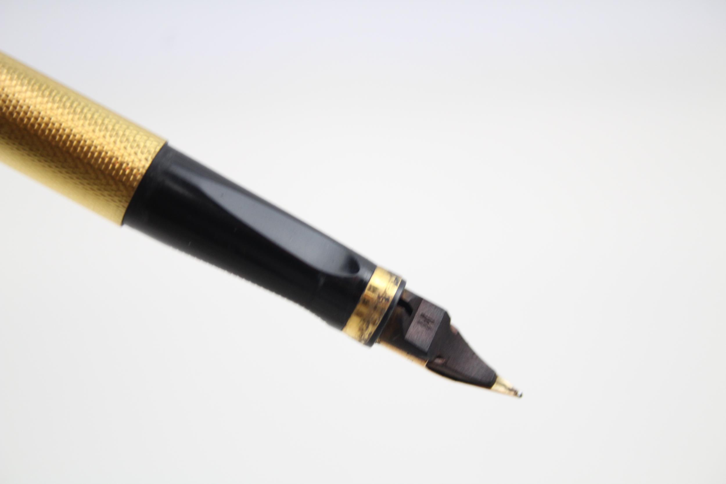 Vintage PARKER 75 Gold Plate Fountain Pen w/ 14ct Gold Nib WRITING // Dip Tested & WRITING In - Image 5 of 6