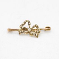 15ct gold antique seed pearl bow brooch with 9ct pin (1.8g)