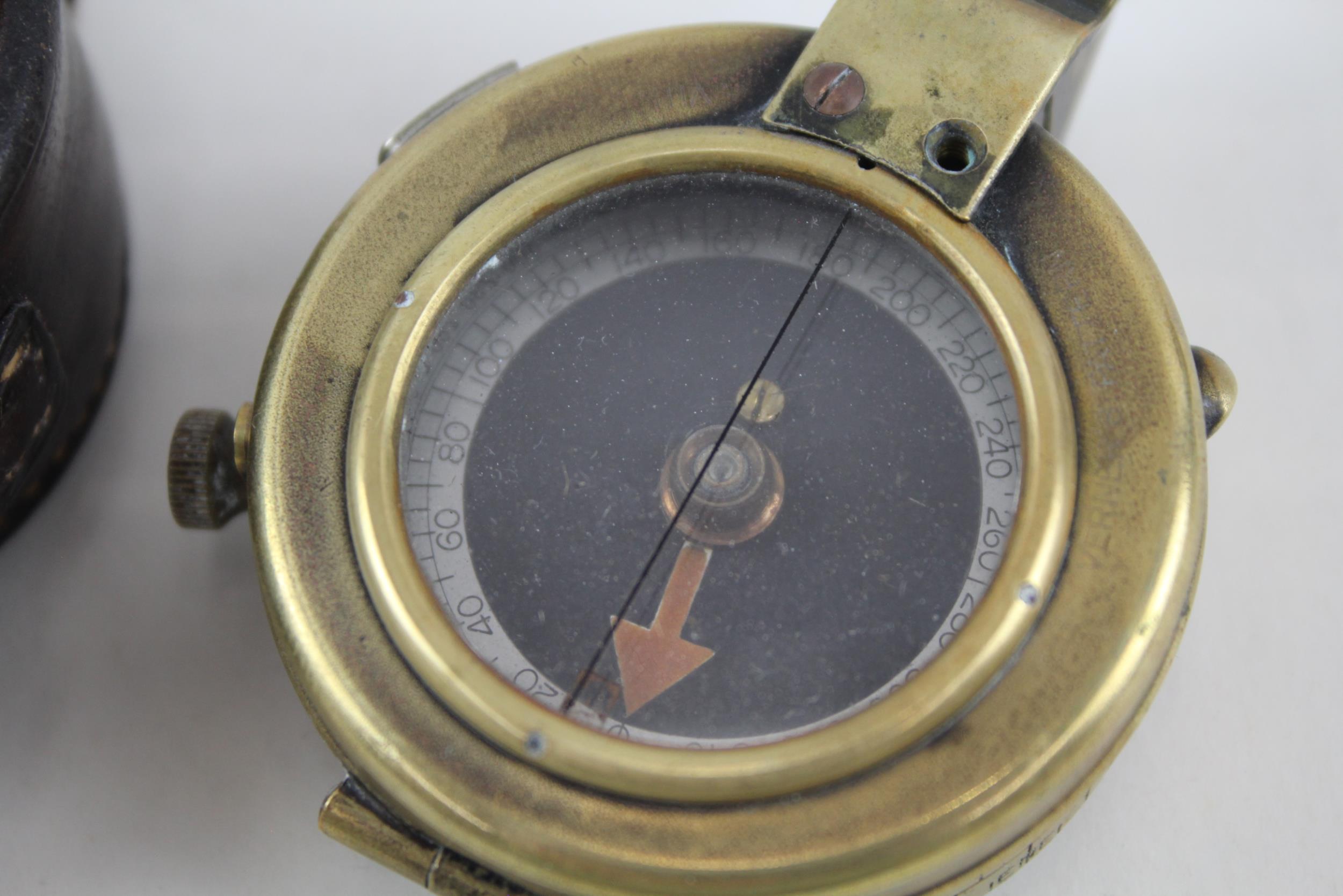 WW1 1918 Dated British Officers Military Verners Pattern Compass & Case // WW1 1918 Dated British - Image 3 of 6