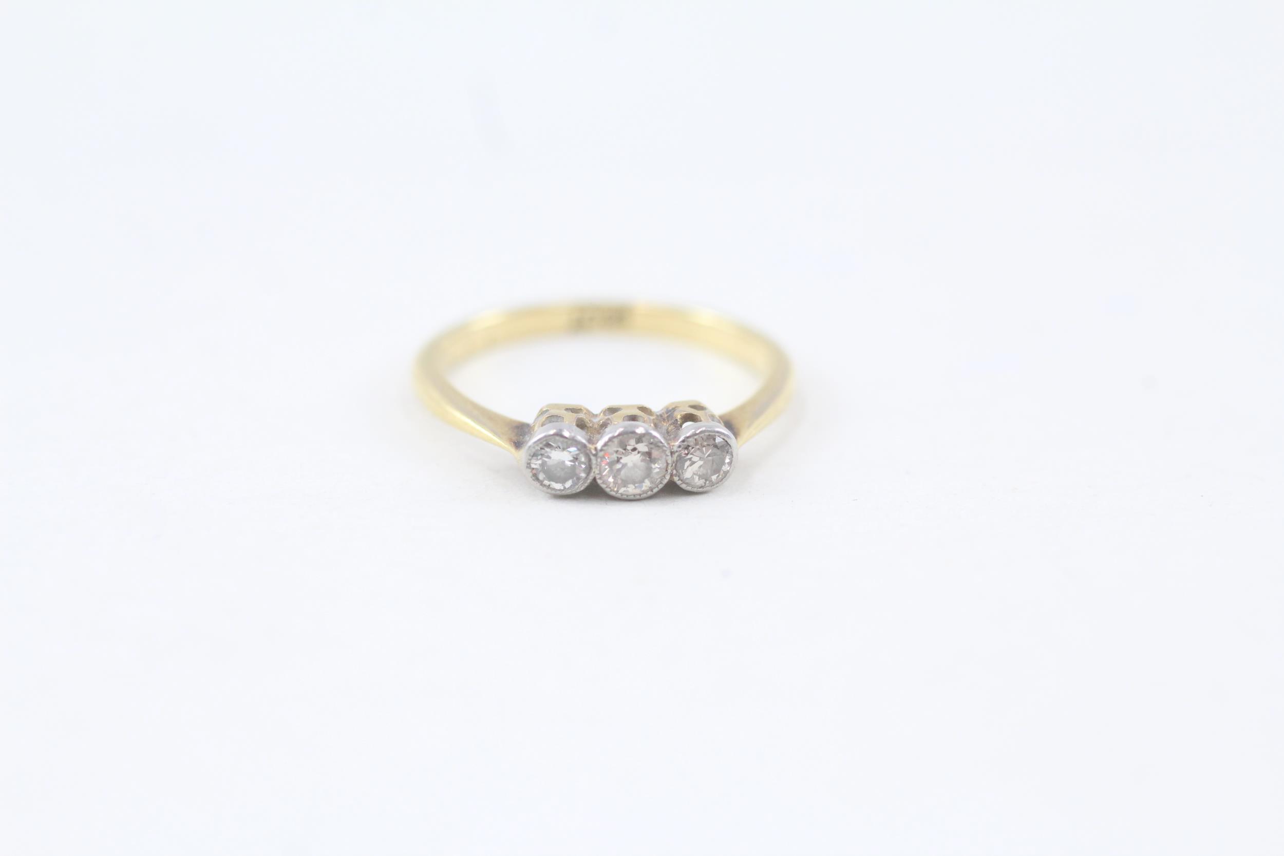 18ct gold old cut diamond three stone ring (1.9g) Size K