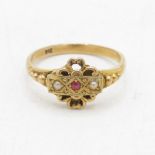 9ct gold antique seed pearl & red gemstone dress ring (2.8g) Size Q