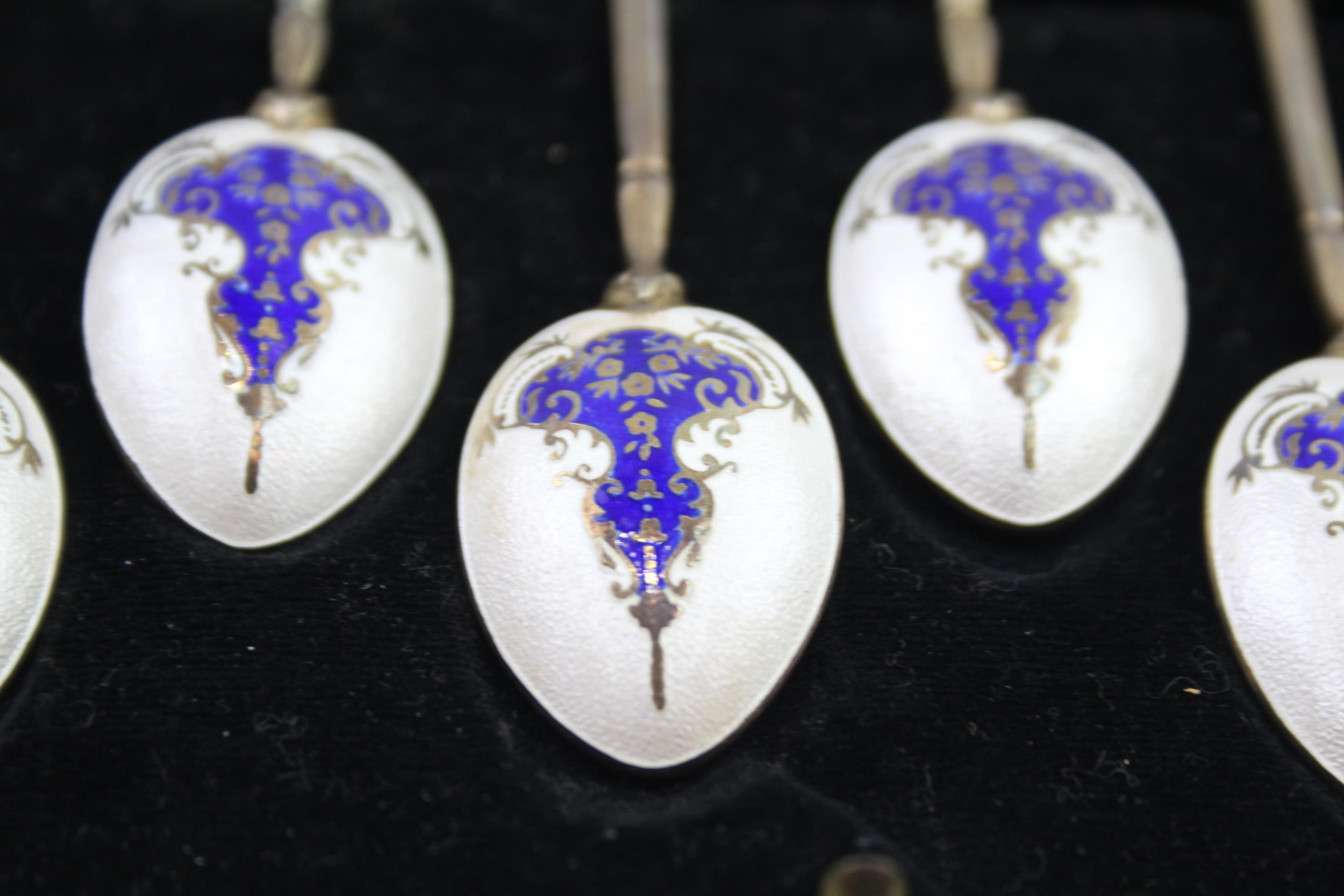 6 x Vintage 1961 Birmingham Sterling Silver Teaspoons w/ Enamel, Case (69g) // w / Guilloche Enamel, - Image 4 of 7