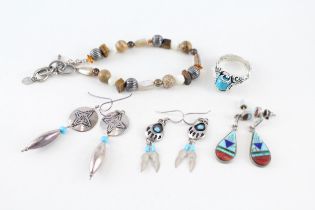 A collection of silver Native American jewellery including Carolyn Pollack (31g)