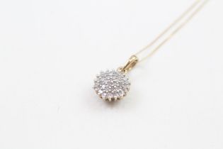 9ct gold diamond round cluster pendant necklace (1.7g)