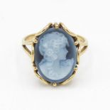 9ct gold female portrait agate cameo ring (3.4g) Size P