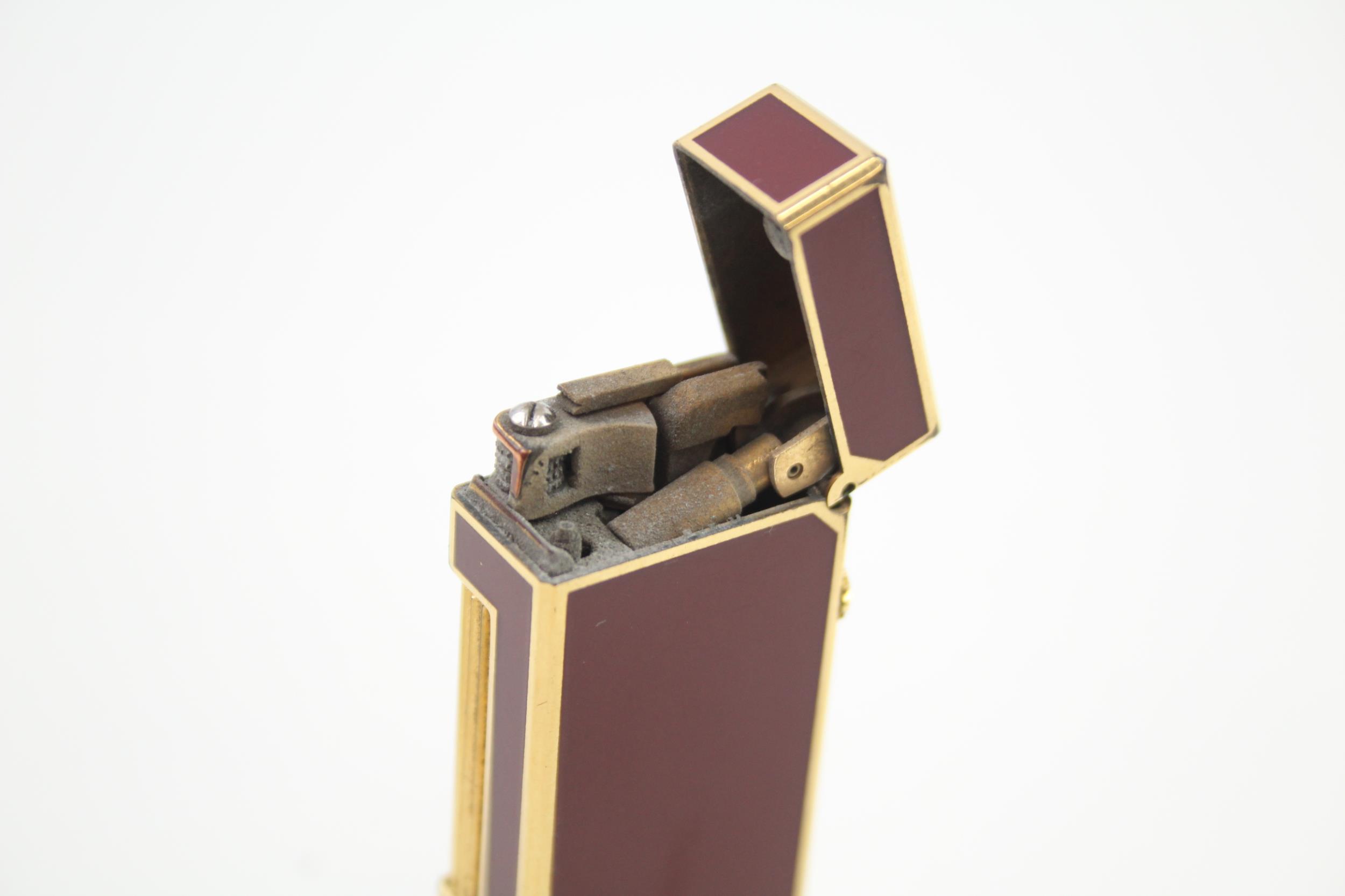 Vintage DUNHILL Rolagas Gold Plated & Red Lacquer Cigarette Lighter Boxed - UNTESTED In previously - Image 6 of 7