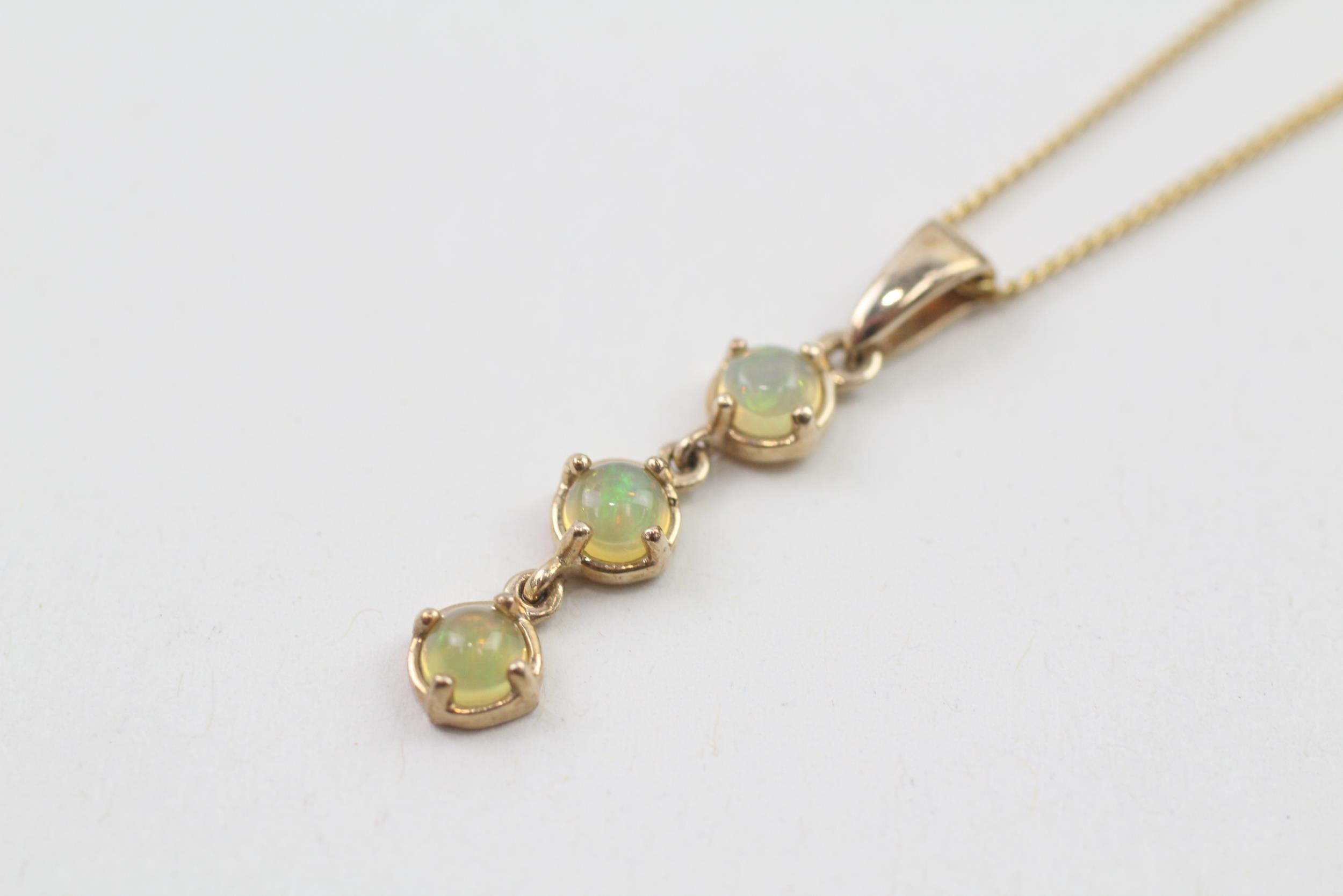 9ct gold opal drop pendant necklace (2.6g)