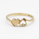 9ct gold vintage two hearts dress ring (1.3g) Size O