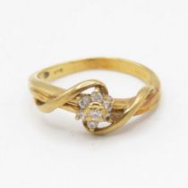 18ct gold diamond floral cluster ring (2.4g) Size I