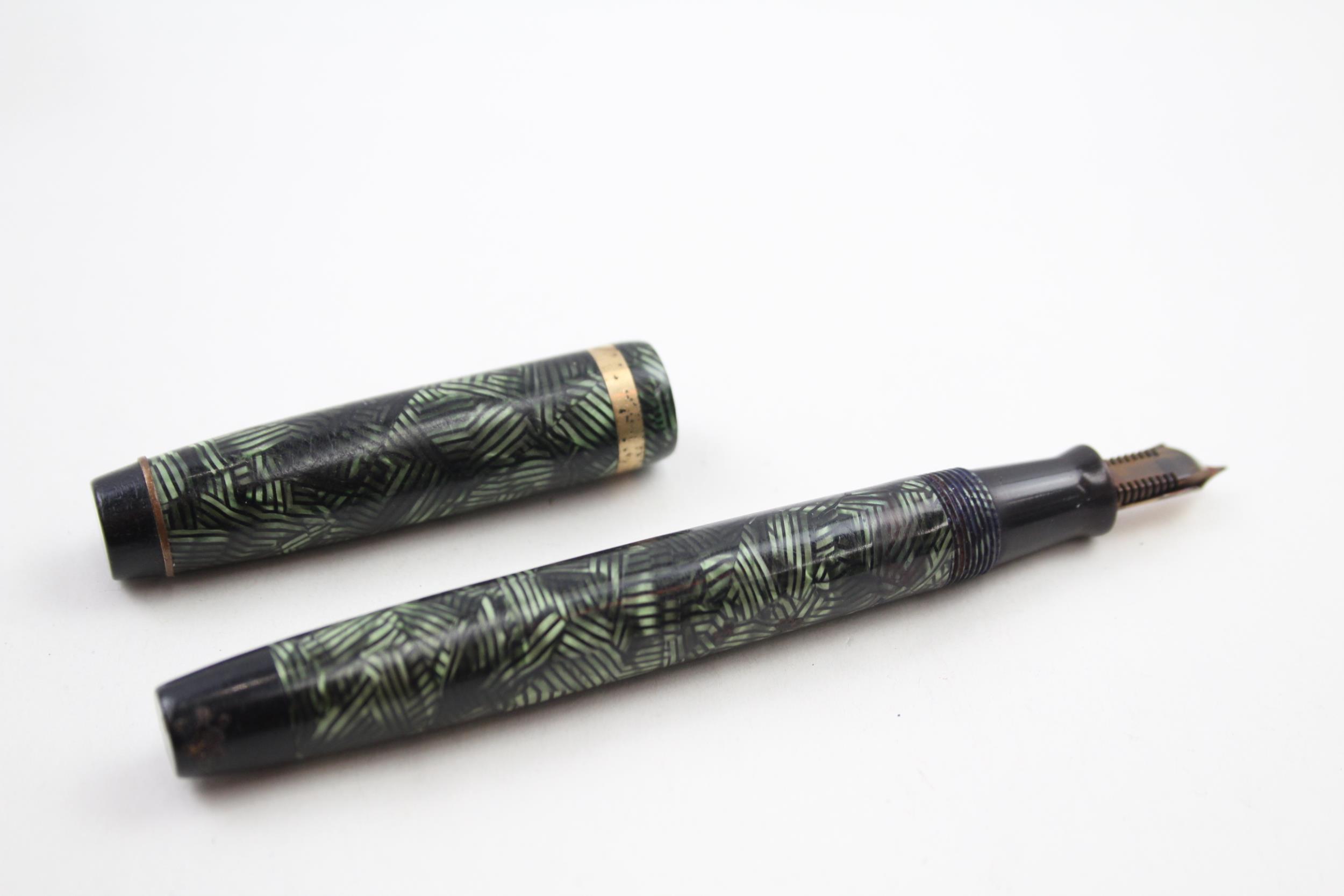 Vintage PARKER Duofold Green Cased Fountain Pen w/ 14ct Gold Nib WRITING - Dip Tested & WRITING In - Image 6 of 6