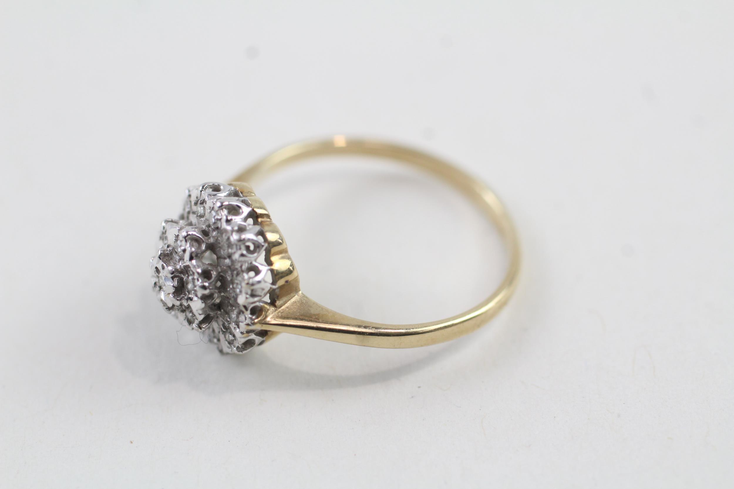 9ct gold vintage diamond cluster ring (2.2g) Size N - Image 2 of 6
