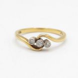 18ct gold early 20th century diamond three stone dress ring (2.8g) Size N 1/